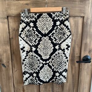 Tahari Black, white and gold sweater pencil skirt
